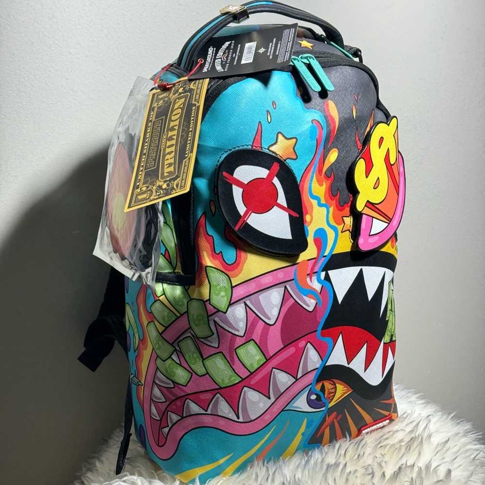 SPRAYGROUND DAZED & SHARK DOUBLE LIFE (WITH REMOVABLE EYE PATCHES) LIMITED